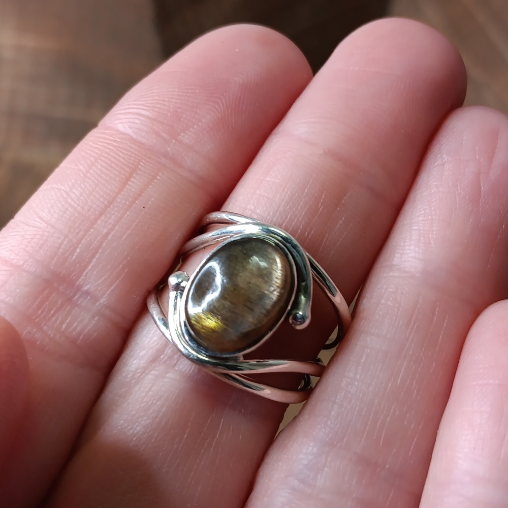 Sterling Silver Ring With Oval Sunstone